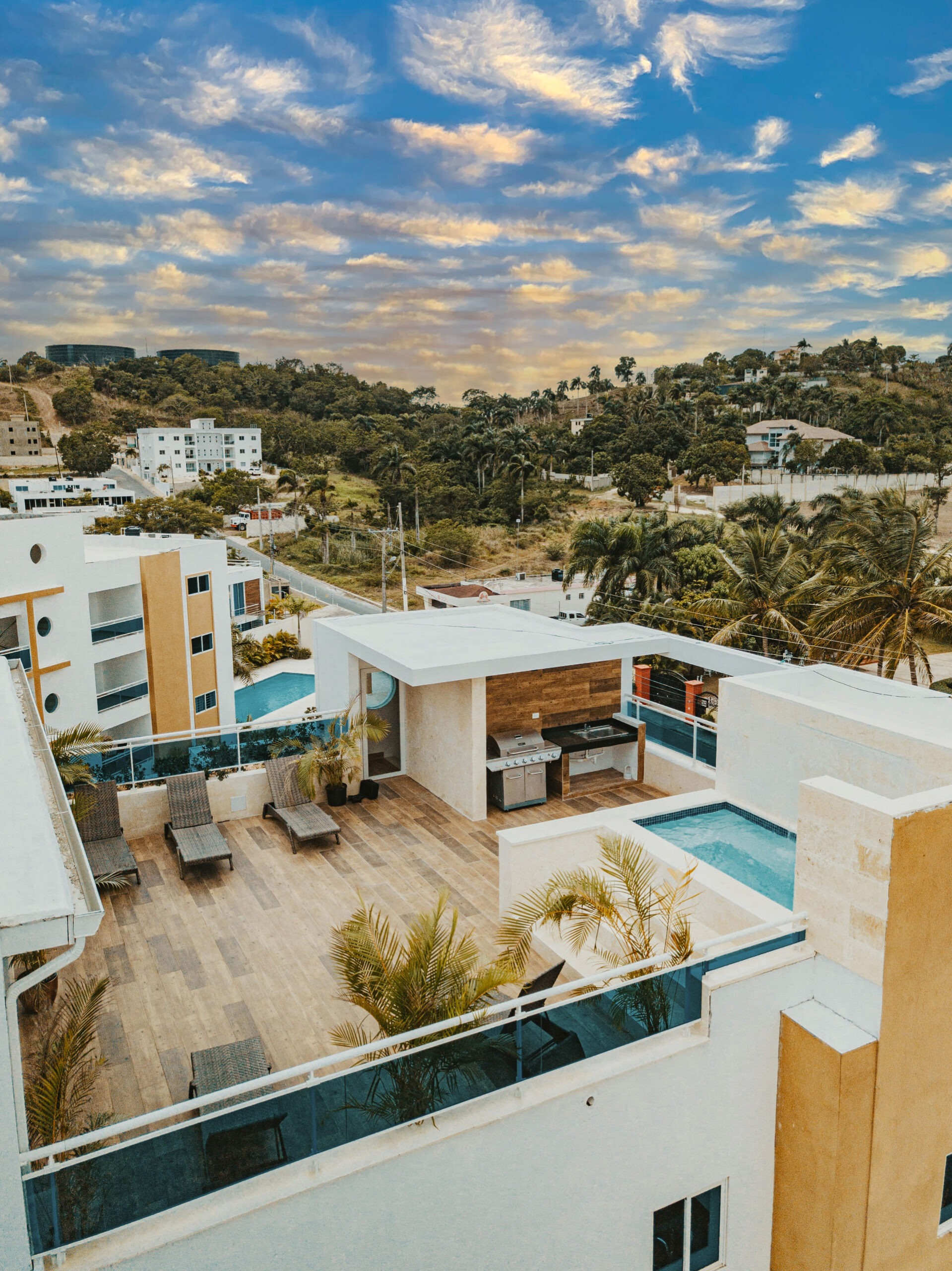 PENTHOUSE HIGUEY 10
