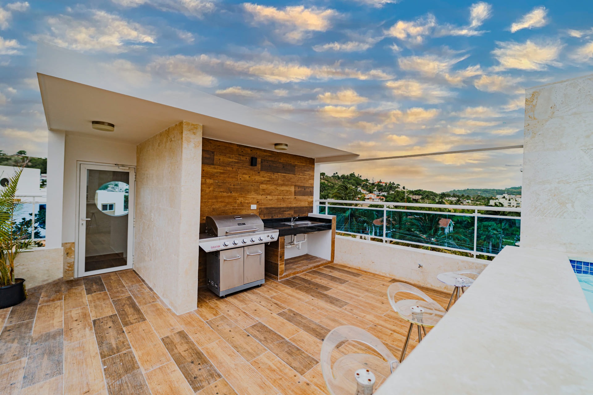 PENTHOUSE HIGUEY 7